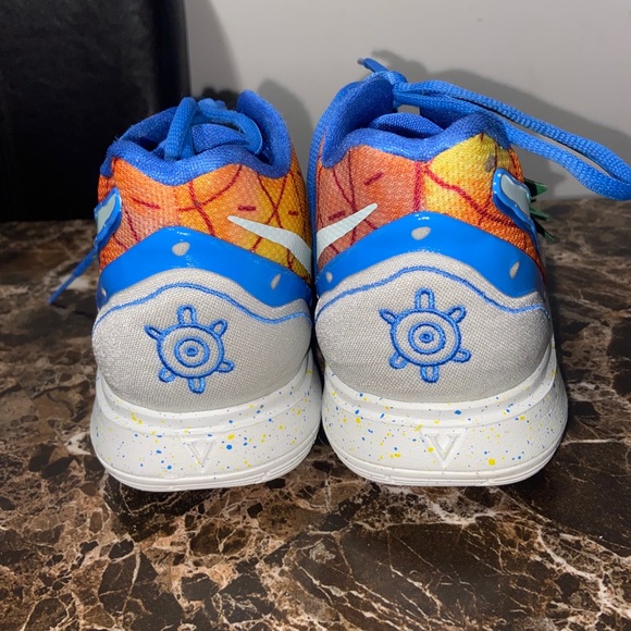 Kyrie 5’s GS (pineapple house) spongebob edition - Picture 5 of 6